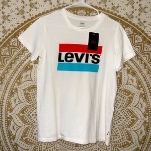 NWT SHORT SLEEVE “LEVI’S” LADIES WHITE  T-SHIRT, SIZE SMALL